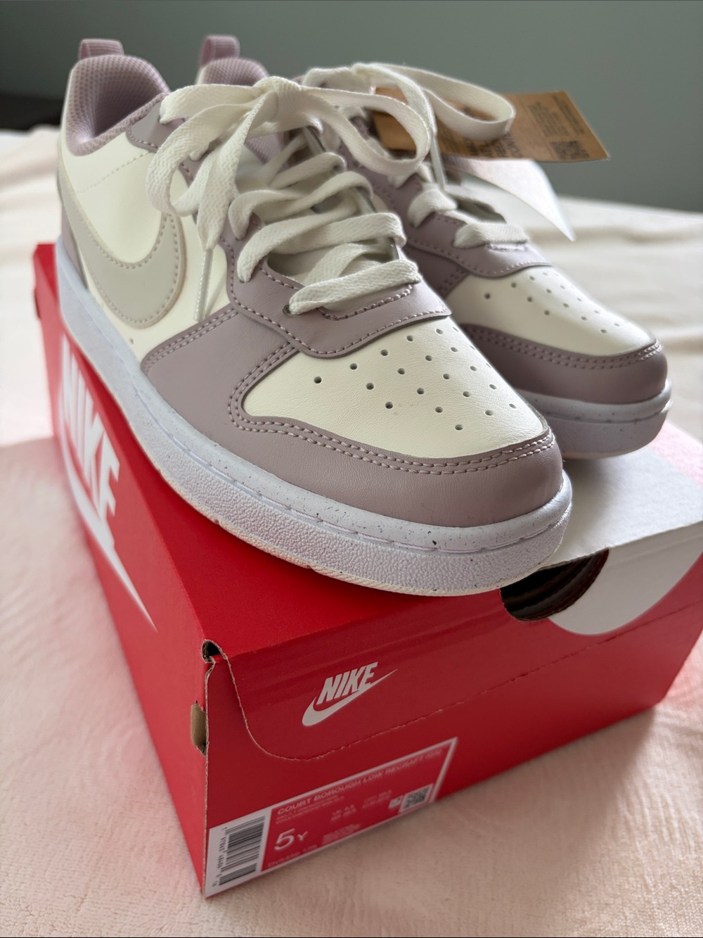 Nike Low-Top Sneakers in White and Light Mauve